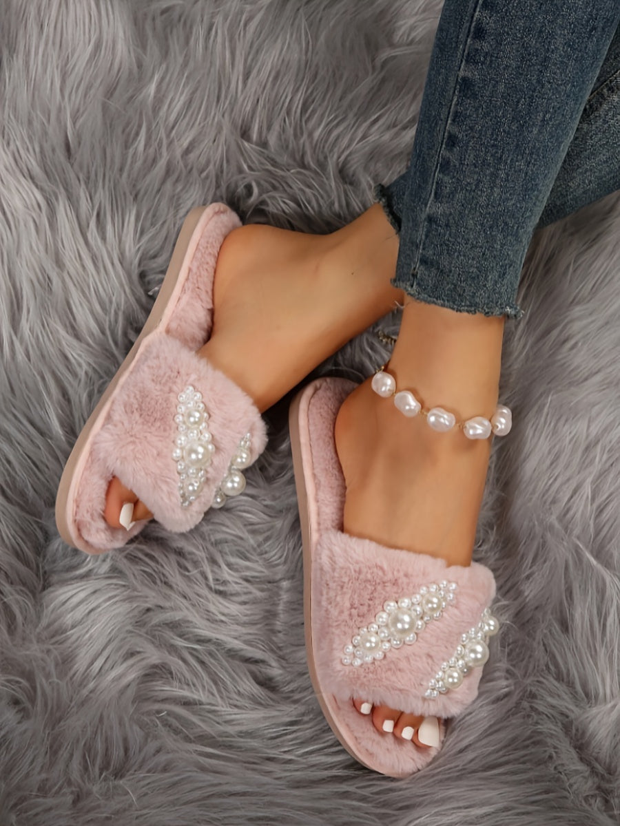 Claquettes d’intérieur rose avec perles